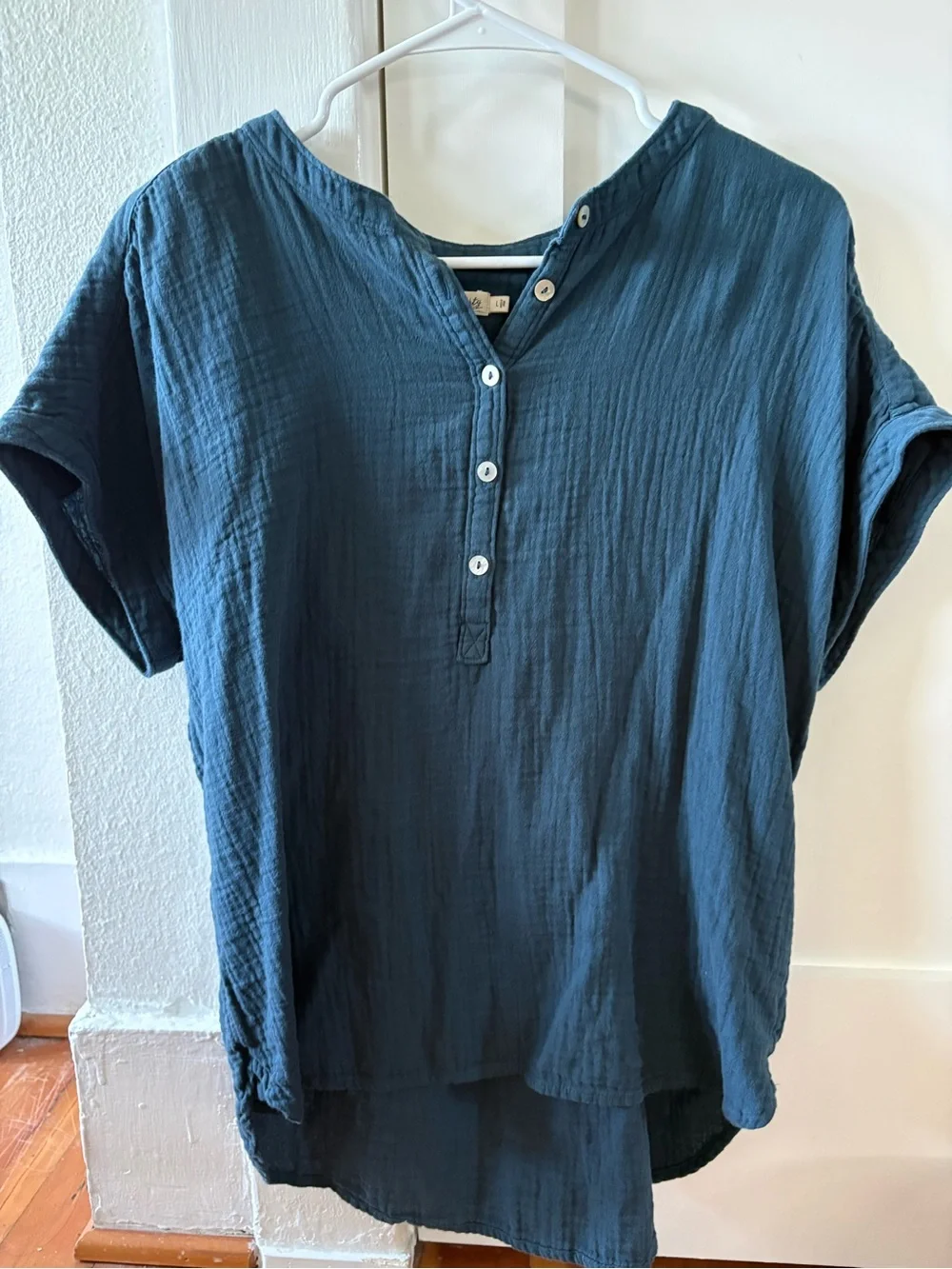 Faherty Dream Cotton Gauze Desmond Top - Navy - SZ L - Picture 1 of 3